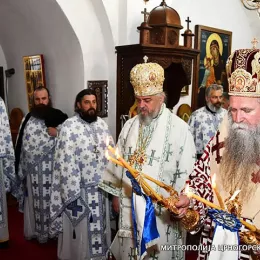 Владике Јоаникије и Кирило богослужили у Цетињском манастиру