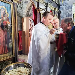 Литургија у цркви Светих апостола Петра и Павла у Бијелом Пољу