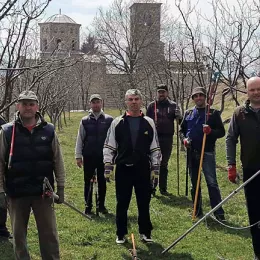 Орезали воће на газдинству манастира Ђурђеви ступови