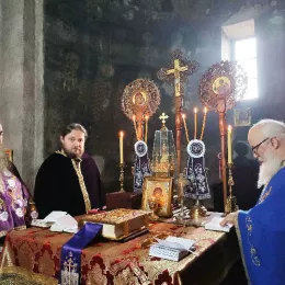 Епископ Методије служио Литургију у Ђурђевим Ступовима
