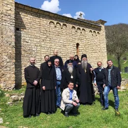 Митрополит Амфилохије и Епископ Јоаникије служили Литургију у манастиру Мајсторовина