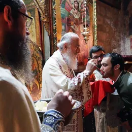 Литургија у Пећкој Патријаршији