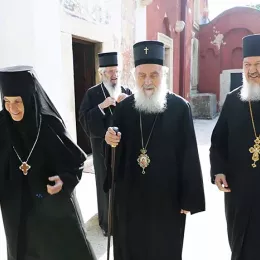 Литургија у Пећкој Патријаршији