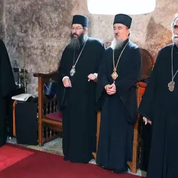 Литургија у Пећкој Патријаршији