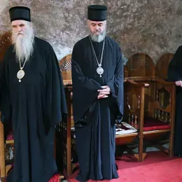 Литургија у Пећкој Патријаршији