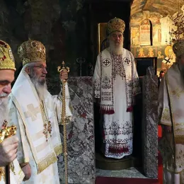 Литургија у Пећкој Патријаршији
