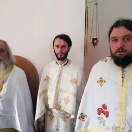 Литургија у манастиру Вазнесења Господњег у Драговољићима