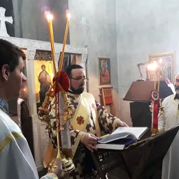 Епископ Јоаникије на Велики четвртак служио у Ђурђевим Ступовима