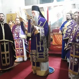 Епископ Јоаникије на Велику сриједу служио у манастиру Ђурђеви Ступови