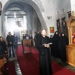 Епископ Јоаникије на Велику сриједу служио у манастиру Ђурђеви Ступови