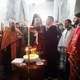 Света Тајна Јелеосвећења служена у Ђурђевим Ступовима