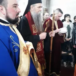 Света Тајна Јелеосвећења служена у Ђурђевим Ступовима