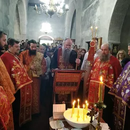 Епископ Јоаникије служио Јелеосвећење у манастиру Ђурђеви Ступови