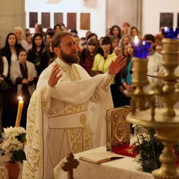 Васкрсење Господње прослављено литургијски у Саборном храму у Никшићу