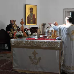 Васкрсење Господње прослављено литургијски у Саборном храму у Никшићу