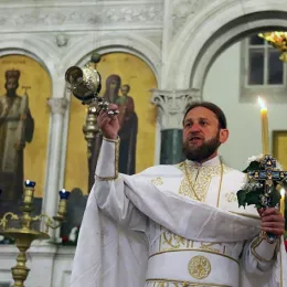 Васкрсење Господње прослављено литургијски у Саборном храму у Никшићу