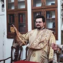 УМЈЕСТО РУКОЉУБА – ЧЕЛОБИТИЈЕ 