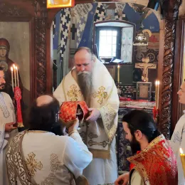 Владика Јоаникије на Недјељу Светог Јована Лествичника богослужио у манастиру Острогу