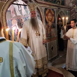 Владика Јоаникије богослужио у цркви Светог Николе у Улцињу