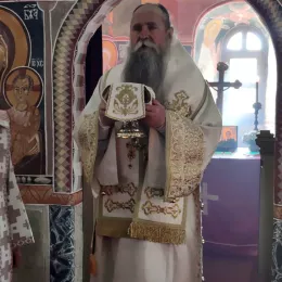 Владика Јоаникије богослужио у цркви Светог Николе у Улцињу