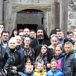 Епископ Методије на Лазареву суботу служио Литургију у манастиру Добриловина