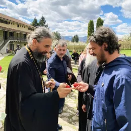 Света Архијерејска Литургија на Васкрсни понедјељак у Ђурђевим Ступовима