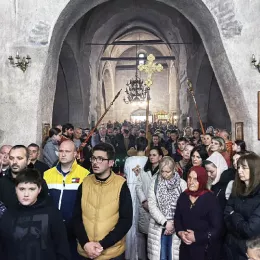 Епископ Методије служио вечерњу са изношењем Плаштанице у манастиру Ђурђеви Ступови