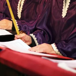 У Саборном храму у Никшићу на Велики петак служена вечерња служба са изношењем Плаштанице