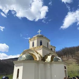 Владика Методије освештао храм Светог Апостола Томе у Подбишћу