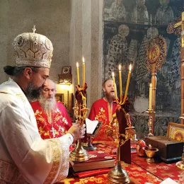 Епископ Методије на Велику суботу богослужио у Ђурђевим Ступовима