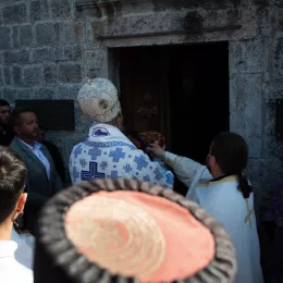 Епископ Методије на Благовијести богослужио у Пољима код Мојковца