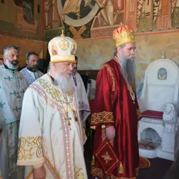 У манастиру Дајбабе освештано спомен обиљежје Царским страстотерпцима Романовима