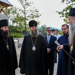 Митрополит Антоније и Епископ Јоаникије служили Литургију у Пивском манастиру