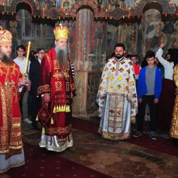 Митрополит Антоније и Епископ Јоаникије служили Литургију у Пивском манастиру