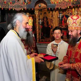 Митрополит Антоније и Епископ Јоаникије служили Литургију у Пивском манастиру