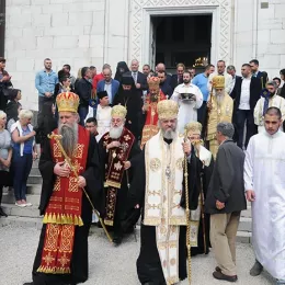 Свечана Литија прошла кроз Никшић