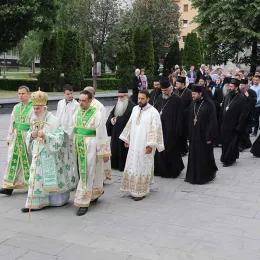 У храму Светог Саве у Београду литургијски прослављени новопроглашени косовско-метохијски мученици