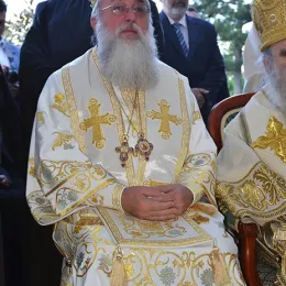 Празник Светог Василија свечано, саборно и молитвено прослављен у острошкој светињи