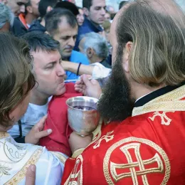 Празник Светог Василија свечано, саборно и молитвено прослављен у острошкој светињи