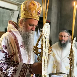 Архијерејска Литургија на Велику суботу