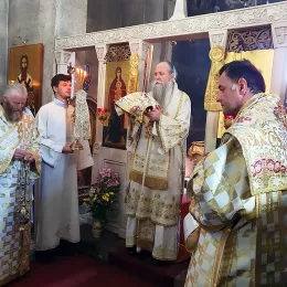 Литургијско сабрање, на Томину недјељу, у Ђурђевим Ступовима 