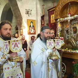 Литургијско сабрање, на Томину недјељу, у Ђурђевим Ступовима 