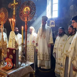 Литургијско сабрање, на Томину недјељу, у Ђурђевим Ступовима 