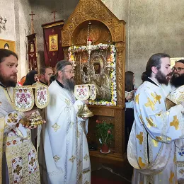 Литургијско сабрање, на Томину недјељу, у Ђурђевим Ступовима 