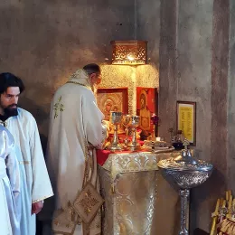 Литургијско сабрање, на Томину недјељу, у Ђурђевим Ступовима 