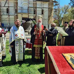 Освештано главно звоно за Саборни храм Светог Симеона Мироточивог у Беранама