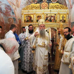 Литургијским сабрањем прослављена слава храма Светог Саве у Почивалима