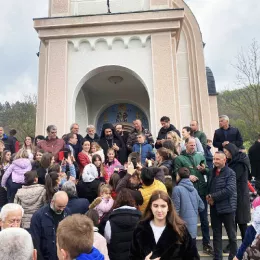 Света Архијерејска Литургија у Његњеву