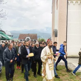Света Архијерејска Литургија у Његњеву