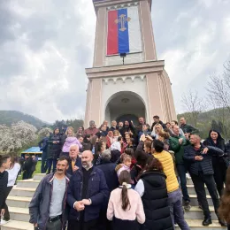 Света Архијерејска Литургија у Његњеву